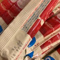 離乳食と固形ミルクの画像