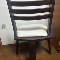 【譲り先決まりました】ダイニングチェア4つセットの画像