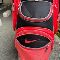 【希少・美品】NIKE ゴルフキャディーバッグ（レッド）の画像
