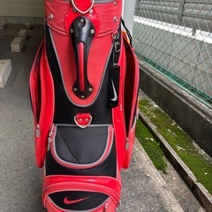 【希少・美品】NIKE ゴルフキャディーバッグ（レッド）の画像