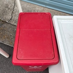 ゴミ箱2個　中古の画像