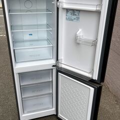 ㉖【税込み】2024年製 TCL 186L 2ドア 冷蔵庫 P186BFN グレー 大容量冷凍室【PayPay使えます】の画像