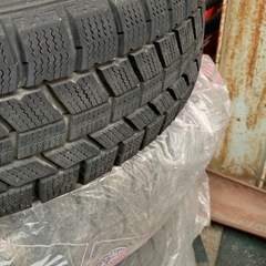 スタッドレスタイヤ アルミホイル付き4本 エヌボックスに使用の画像