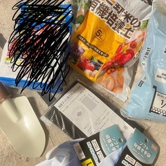 園芸関グッズ、石、ショベルなどの画像
