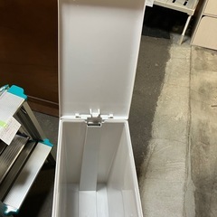 A2512-035　スマートペール45L フタ付きゴミ箱　中古美品の画像