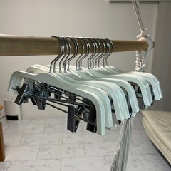 断捨離中！木製ハンガー 白 16点 まとめてどうぞ！の画像