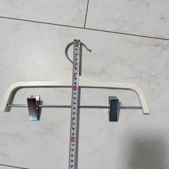 断捨離中！木製ハンガー 白 16点 まとめてどうぞ！の画像