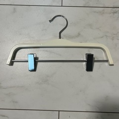 断捨離中！木製ハンガー 白 16点 まとめてどうぞ！の画像