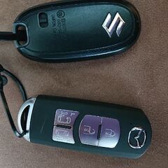 マツダ、スズキのスマートキーの画像