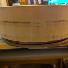 寿司桶　35.5㎝Φ 枠の金物が外れてます。早めの引取希望(年内)の画像