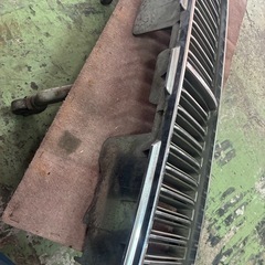 日産Y30セドリックワゴン　フロントグリル
の画像