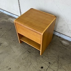 コアラ　サイドテーブル　koala ベットサイドの画像