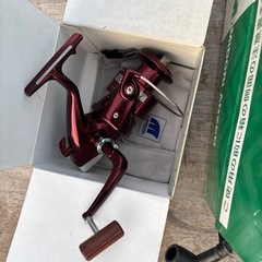 釣り竿とリールの画像