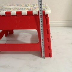 断捨離中！はらぺこあおむし 折りたたみチェア イス 赤の画像