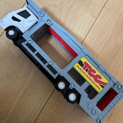 トミカキャリアカーの画像