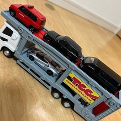 トミカキャリアカーの画像