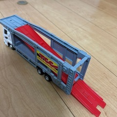 トミカキャリアカーの画像