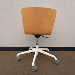 ≪引取り限定≫オカムラ オフィスチェア 肘なし 85500円 25050450の画像