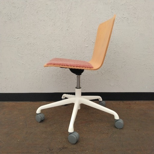 ≪引取り限定≫オカムラ オフィスチェア 肘なし 85500円 25050450