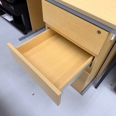 【美品‼️】100cm幅デスク パソコンデスク 袖机付き 学習机 木目調ライトブラウン♪の画像