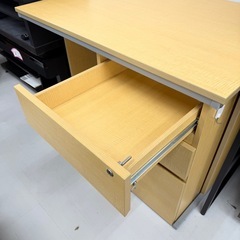【美品‼️】100cm幅デスク パソコンデスク 袖机付き 学習机 木目調ライトブラウン♪の画像