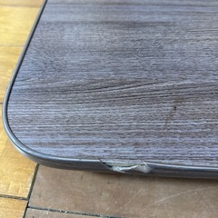 交渉中　テーブルの画像