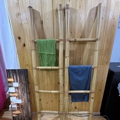 バリの竹製の梯子　インテリアラダーの画像