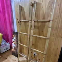 バリの竹製の梯子　インテリアラダーの画像