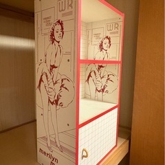 レトロ棚／マリリン・モンロー柄収納棚の画像