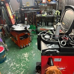 タイヤ組み換え行います