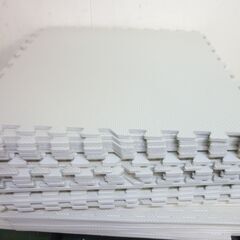 中古美品　ジョイントマット 1級防音 大判59cm 厚み10mm 6畳用 32枚組 防音 保温性 床暖房対応 ノンホルムアルデヒド 赤ちゃん プレイマット フロアマットの画像