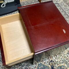 ベッドサイド テーブルの画像