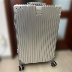 スーツケース アルミフレーム　軽量　シルバー　4〜6泊60Ｌの画像