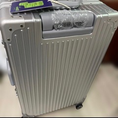 スーツケース アルミフレーム　軽量　シルバー　4〜6泊60Ｌの画像