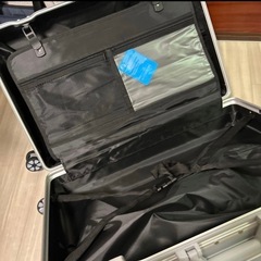 スーツケース アルミフレーム　軽量　シルバー　4〜6泊60Ｌの画像