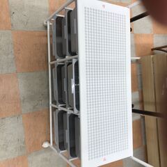 ＼家具＊家電のお店／【ｼﾞｬﾝｸﾞﾙｼﾞｬﾝｸﾞﾙ石川金沢店】収納付きハンガーラック    W(幅)94×D(奥行き)37×H(高さ)115cmの画像