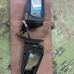 日産Y３０セドリックワゴン　ドアミラーの画像