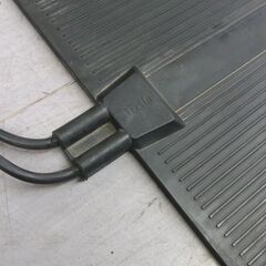 ラスト1枚！ eモンズ 融雪マット 1枚 101cmx 60cm IPX7 100V 電源別売り 融雪ヒーター 駐車場 動作OK 店頭引き渡し歓迎 札幌 手稲の画像