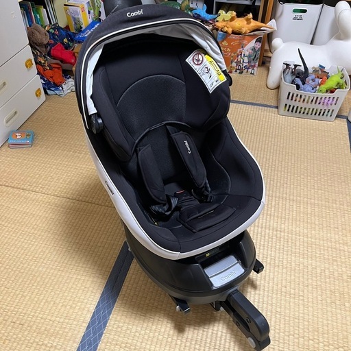 定価8万円コンビISOFIX対応チャイルドシート 新生児〜長く使えます