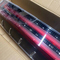 【ジャンク】zrr80 ノア 後期テールランプユニット左側の画像