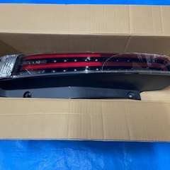 【ジャンク】zrr80 ノア 後期テールランプユニット左側の画像