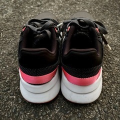 adidas アディダス ランニングシューズ の画像