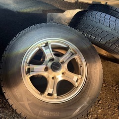ランクル 200 スタッドレスタイヤ　の画像