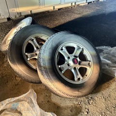 ランクル 200 スタッドレスタイヤ　の画像