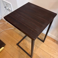 サイドテーブルの画像