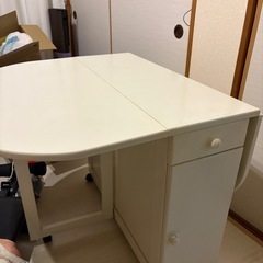 変形式木製ダイニングテーブルチェアセットの画像