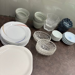 ⭐︎差し上げます⭐︎グラス、皿、キッチン用品の画像