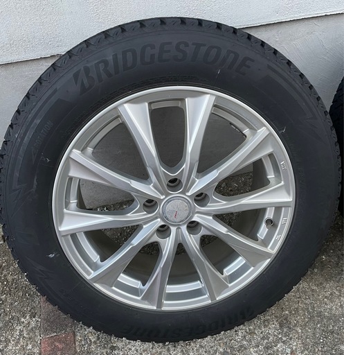 スタッドレスタイヤ ブリ ザック DM-V3 225/60R18 2023年製