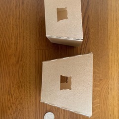 ボール紙で作られた箱の画像
