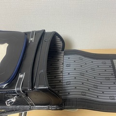 黒ランドセル　カバー付き　男の子女の子の画像